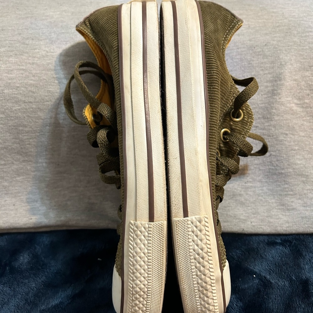 Women’s Converse Chuck Taylor - Unisex - Picture 4 of 7